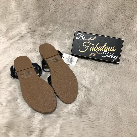 Merona Women’s Elke Criss Cross Flat Sandals Black - Picture 3 of 3